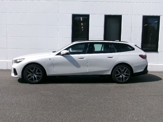 BMW i5 eDrive40 M Sport RHD