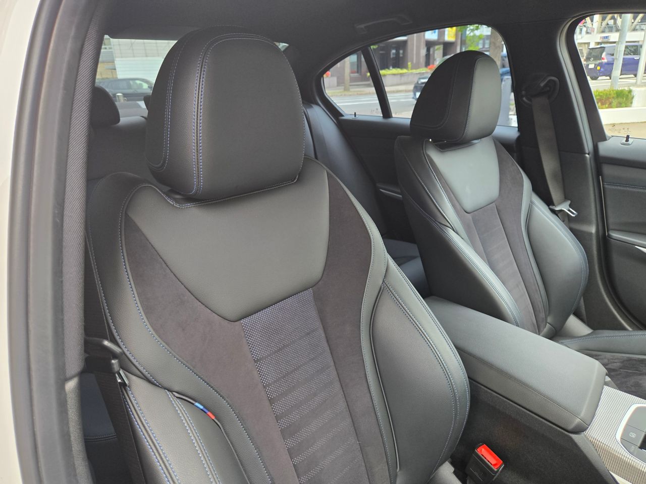 G20 320d xDrive RHD Saloon
