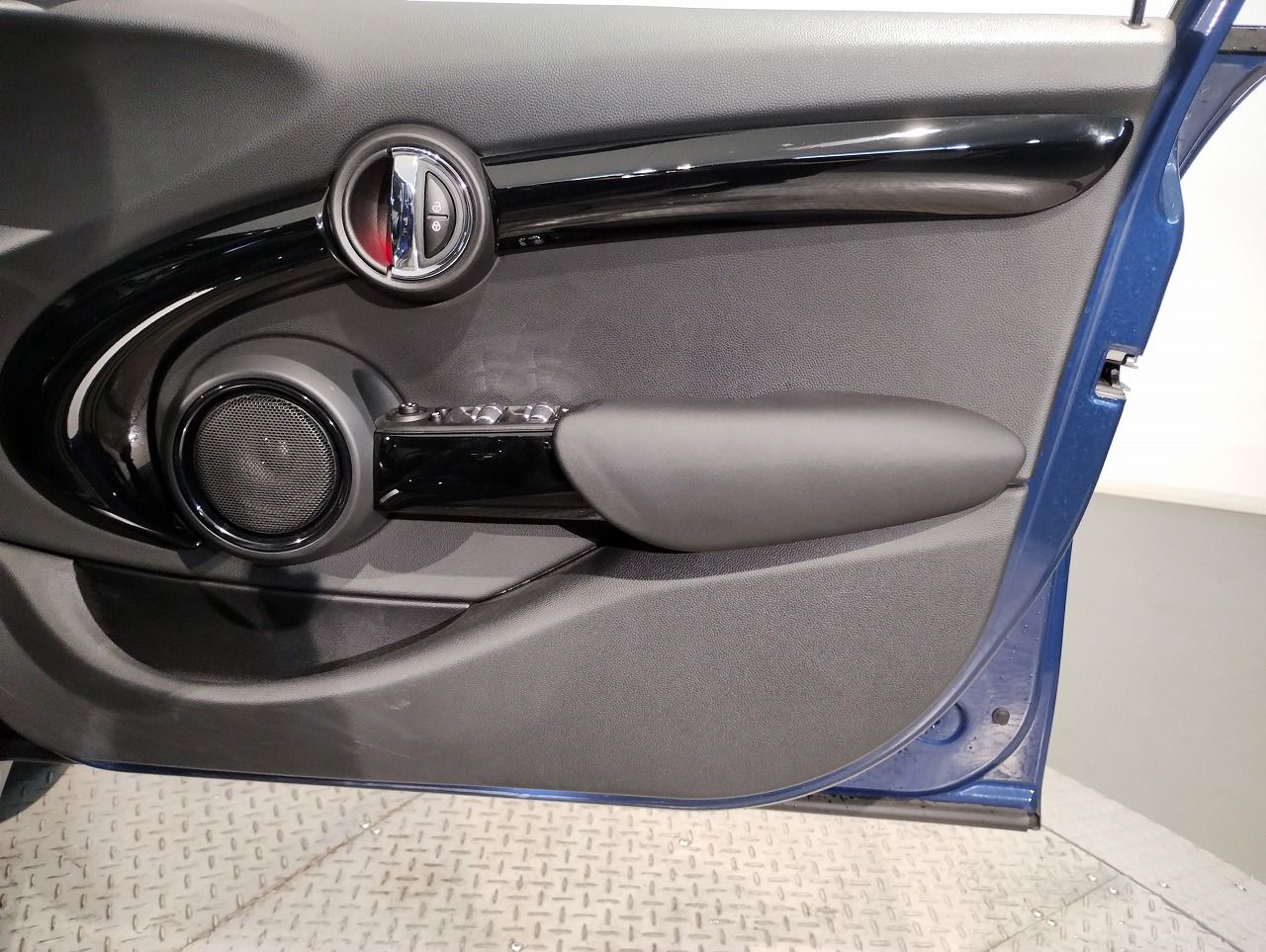 F55 COOPER S D(AT)
