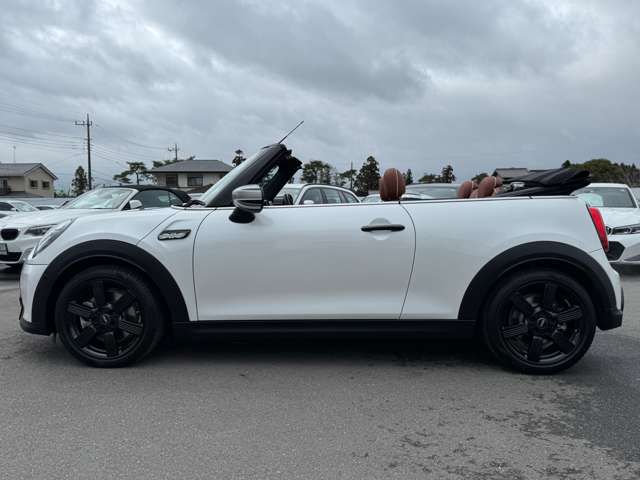 MINI Cooper S Convertible RHD