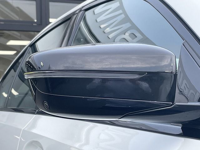 G20 330e Saloon RHD
