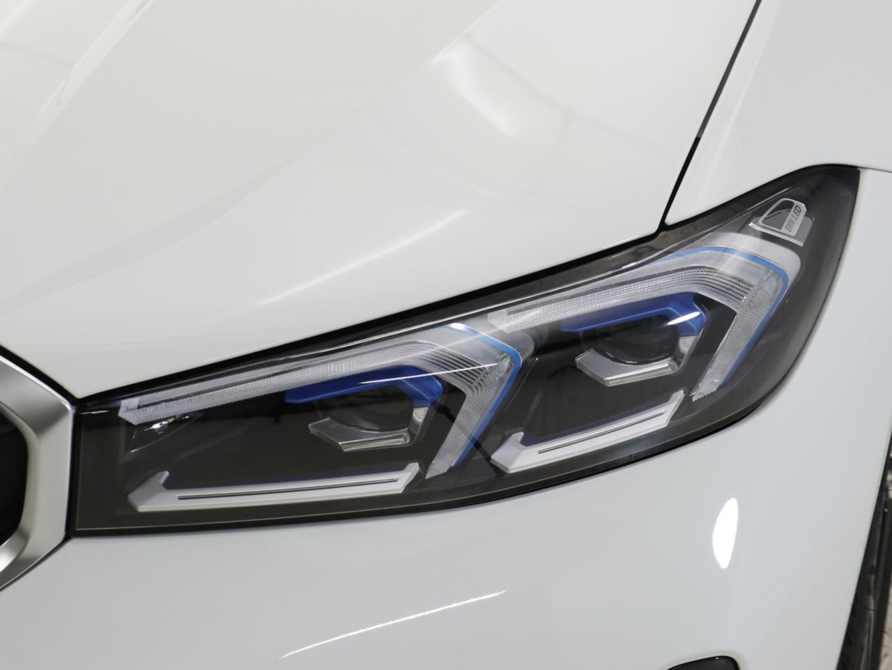 320d xDrive Berline RHD