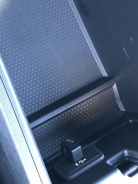 G20 330e Saloon RHD