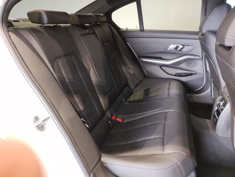 320d xDrive Berline RHD