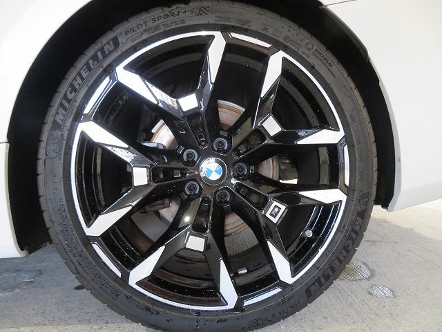 G** 4**i C********** B** 2**i RHD