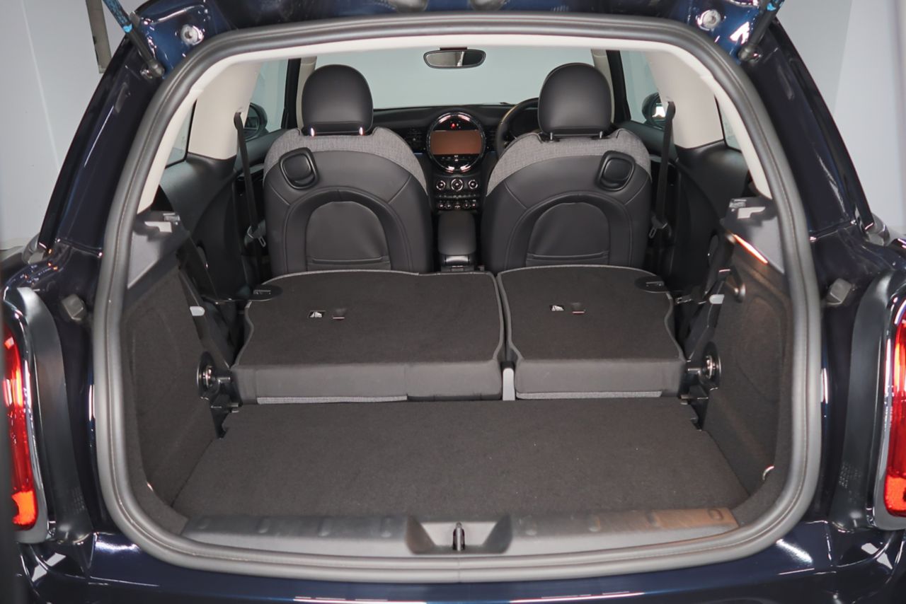 MINI Cooper F56 RHD