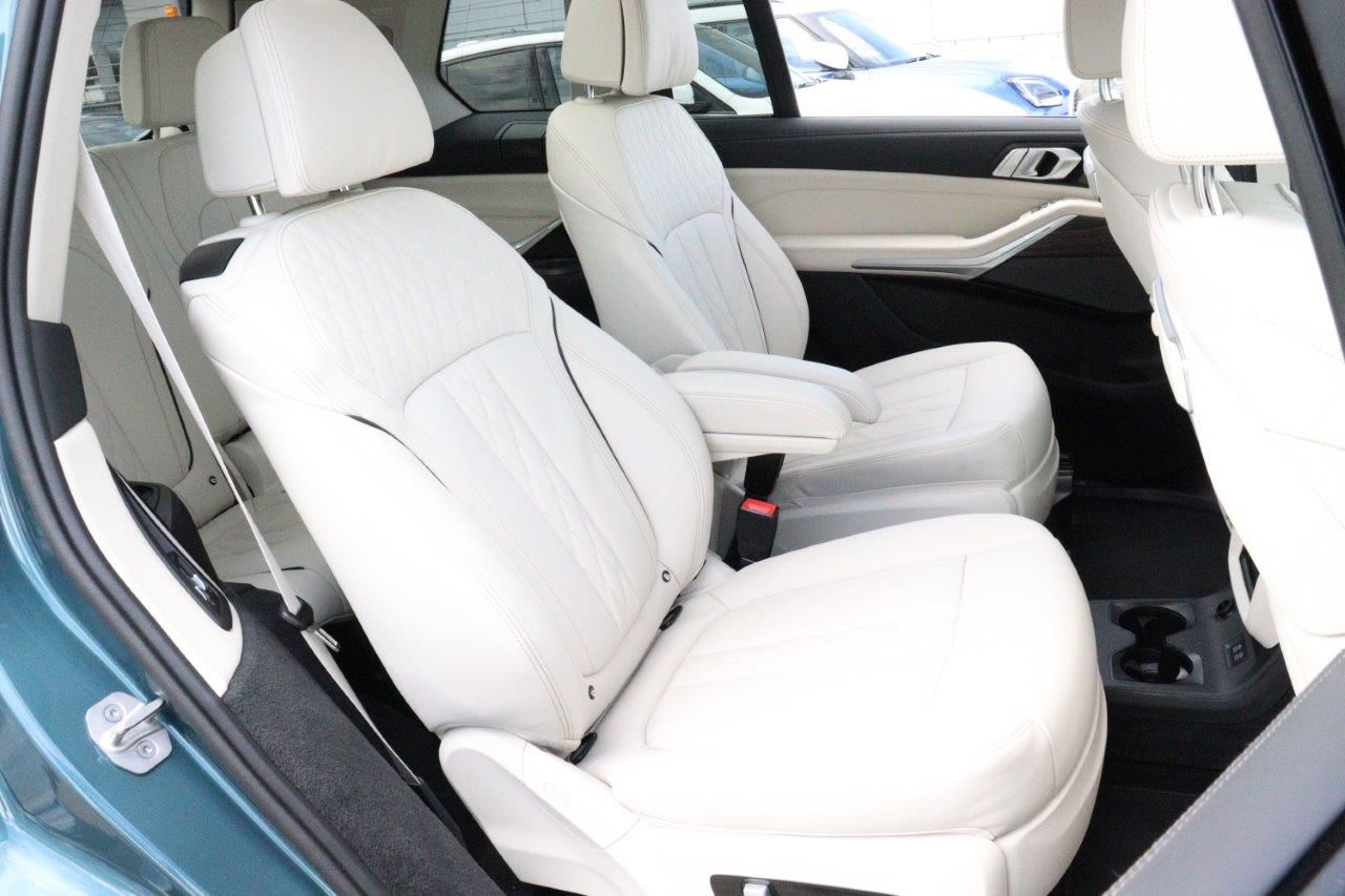 X7 xDrive40d RHD US