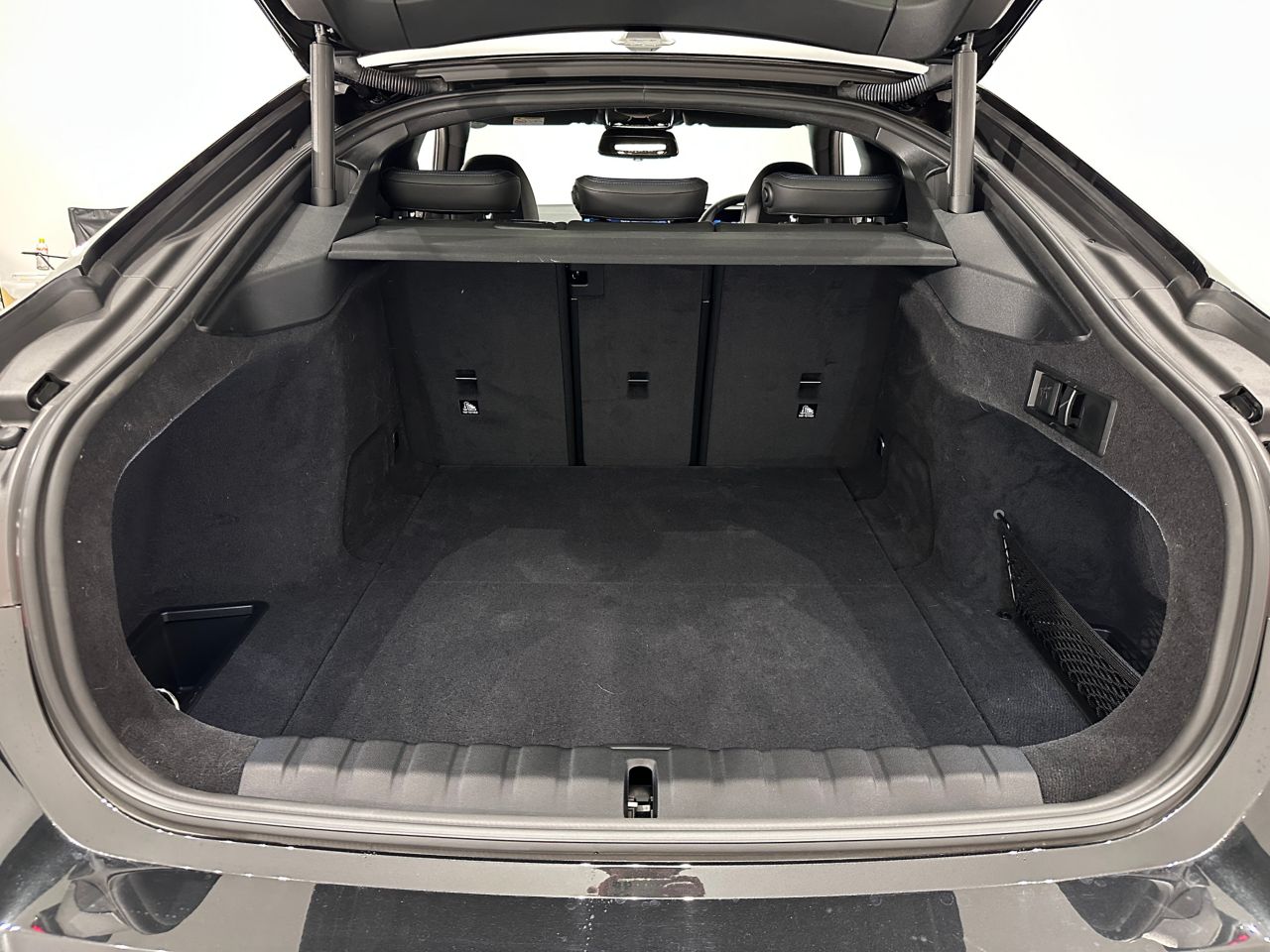 G26 i4 eDrive40 RHD