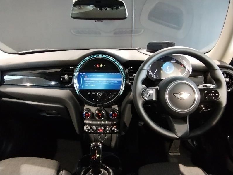 MINI Cooper F56 RHD