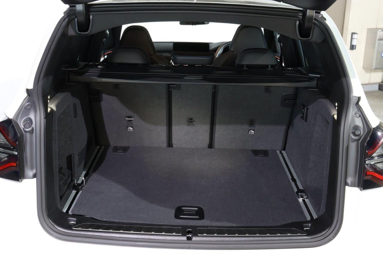 G01 X3 M40d RHD LCI ZA