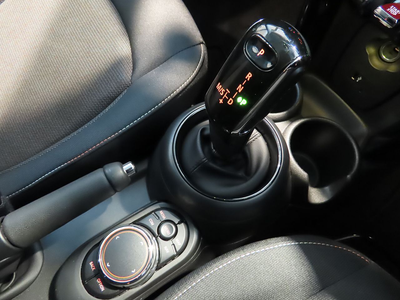 F56 MINI Cooper 3-Door Hatch LCI
