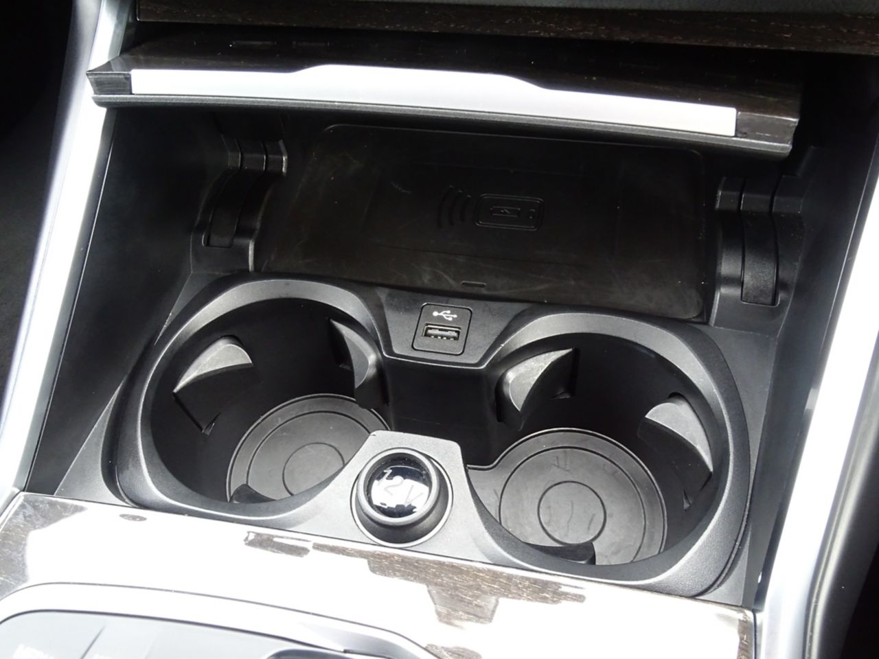 G20 320d xDrive RHD Saloon