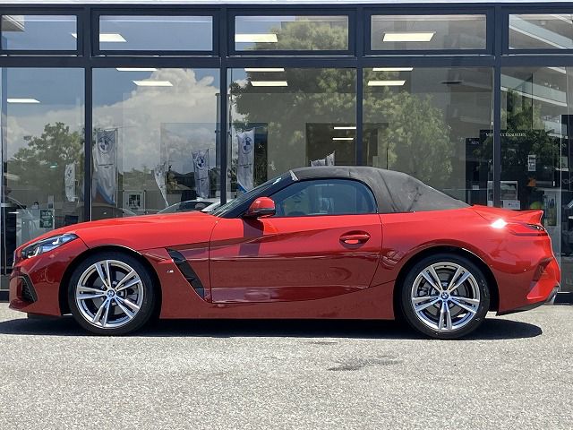 G29 z4 sDrive20i RHD