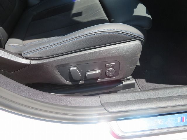 320d xDrive Berline RHD