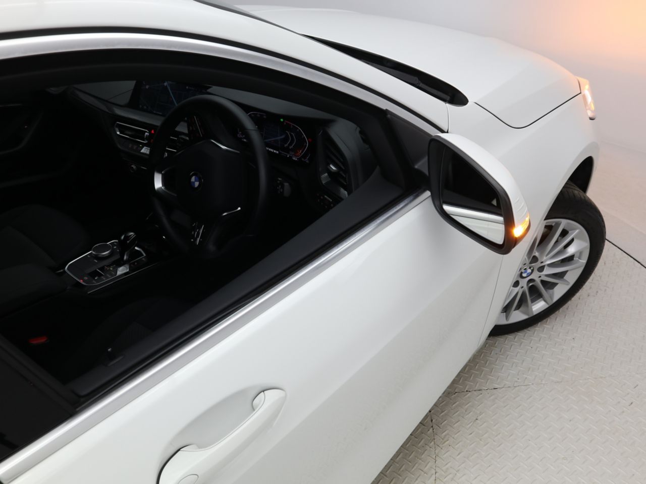 F40 118d Sports Hatch 5-door B47 2.0d