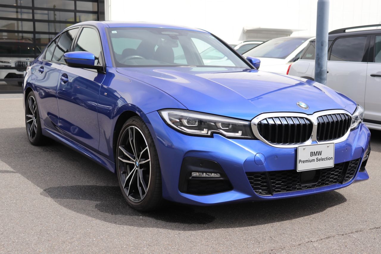 320i Sedan RHD