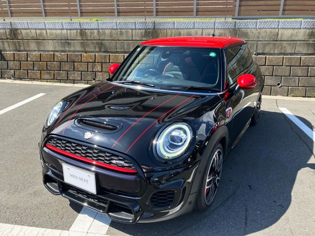 THE NEW MINI JOHN COOPER WORKS.