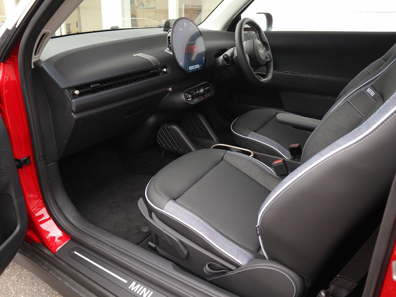 J01 MINI Cooper SE