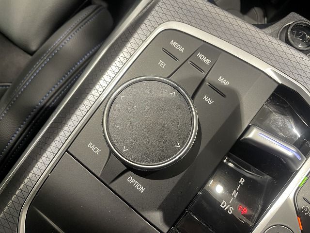 320d xDrive Berline RHD