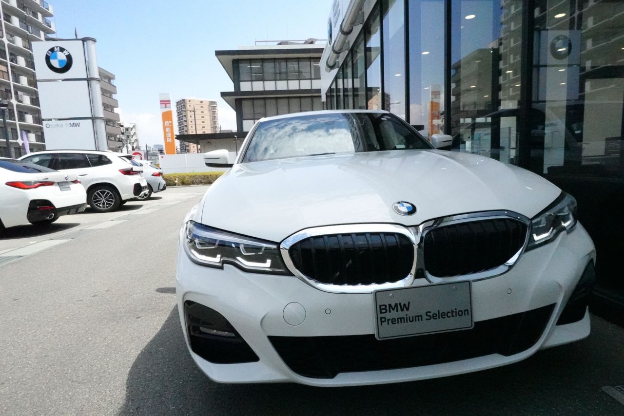 G20 330e Saloon RHD