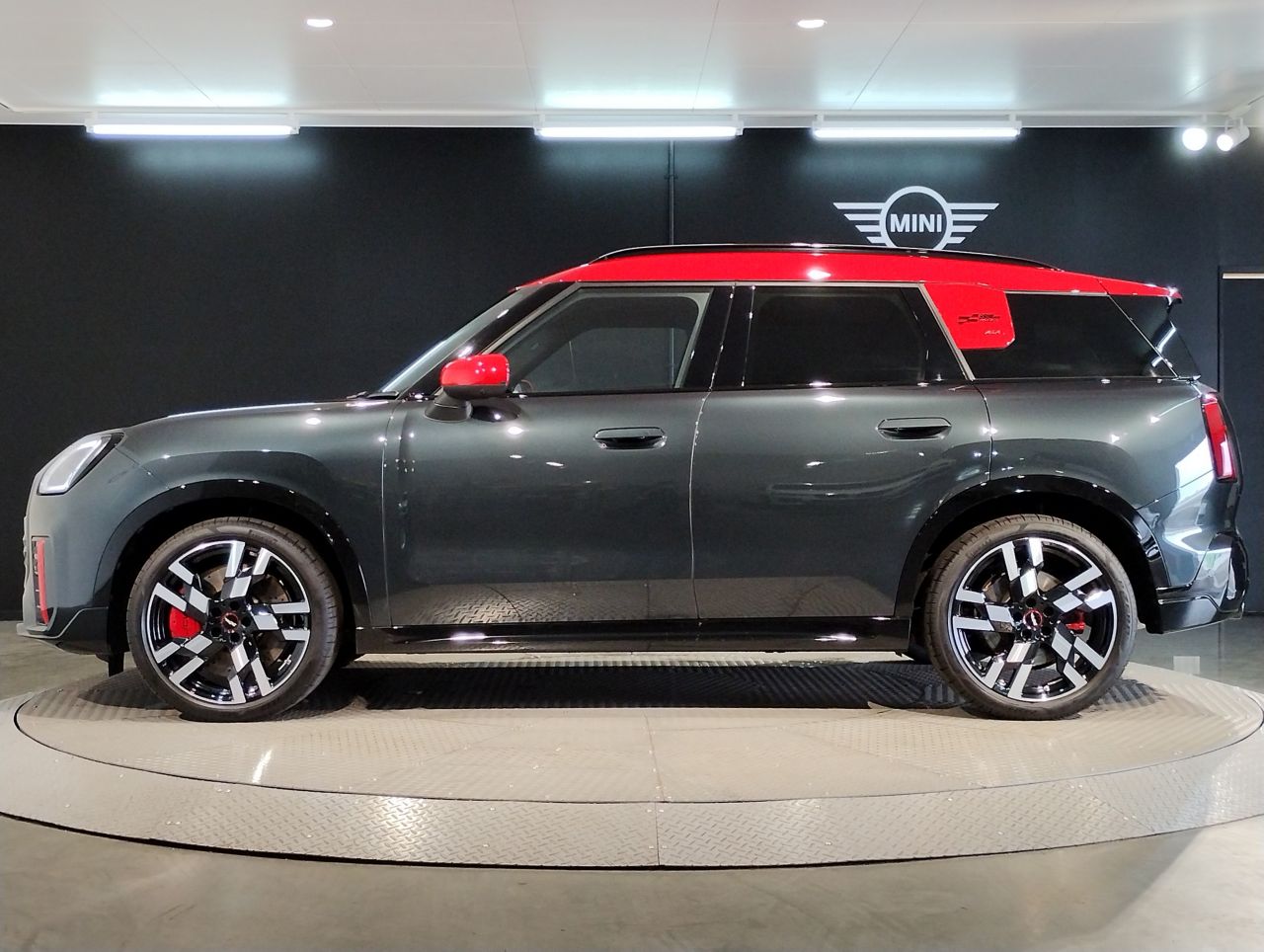 U25 MINI John Cooper Works Countryman ALL4