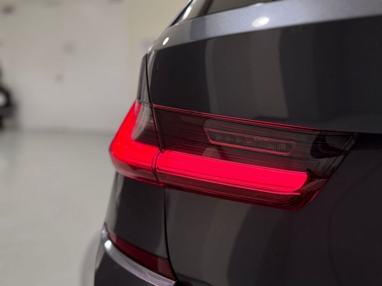 G21 320i RHD
