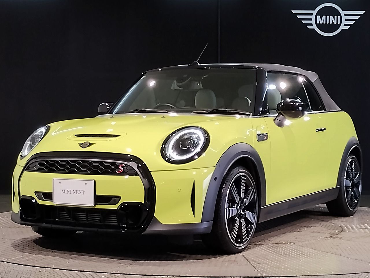 THE NEW MINI COOPER S CONVERTIBLE.