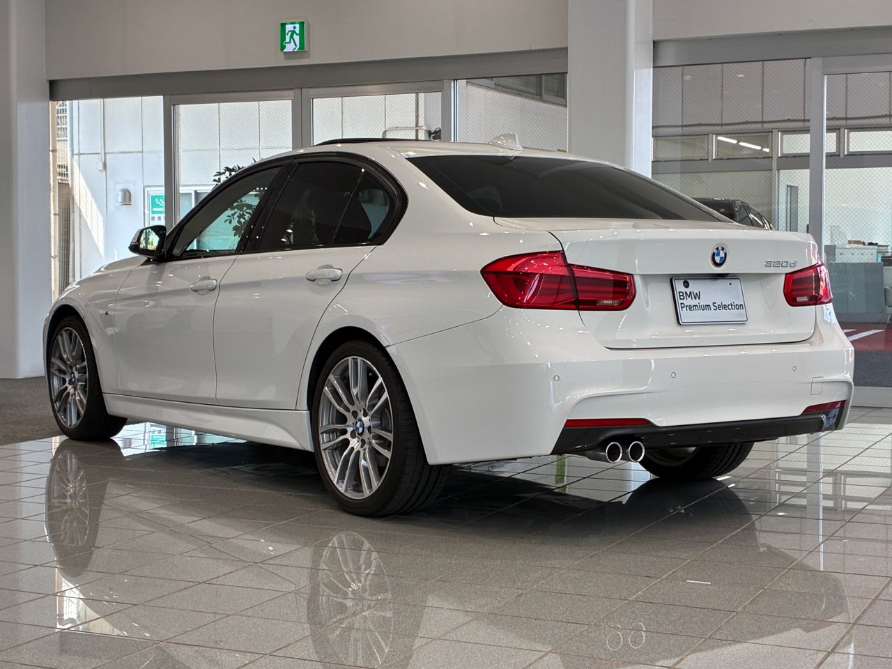320D SEDAN RHD