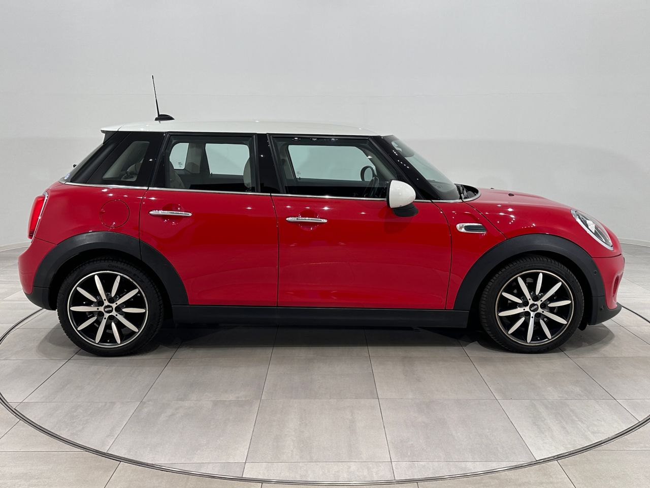 F55 MINI Cooper 5-Door Hatch LCI