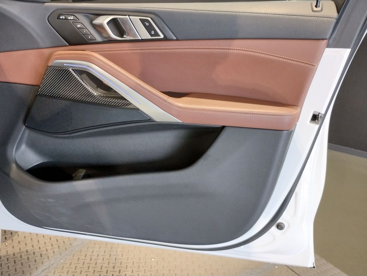 X* M50i RHD