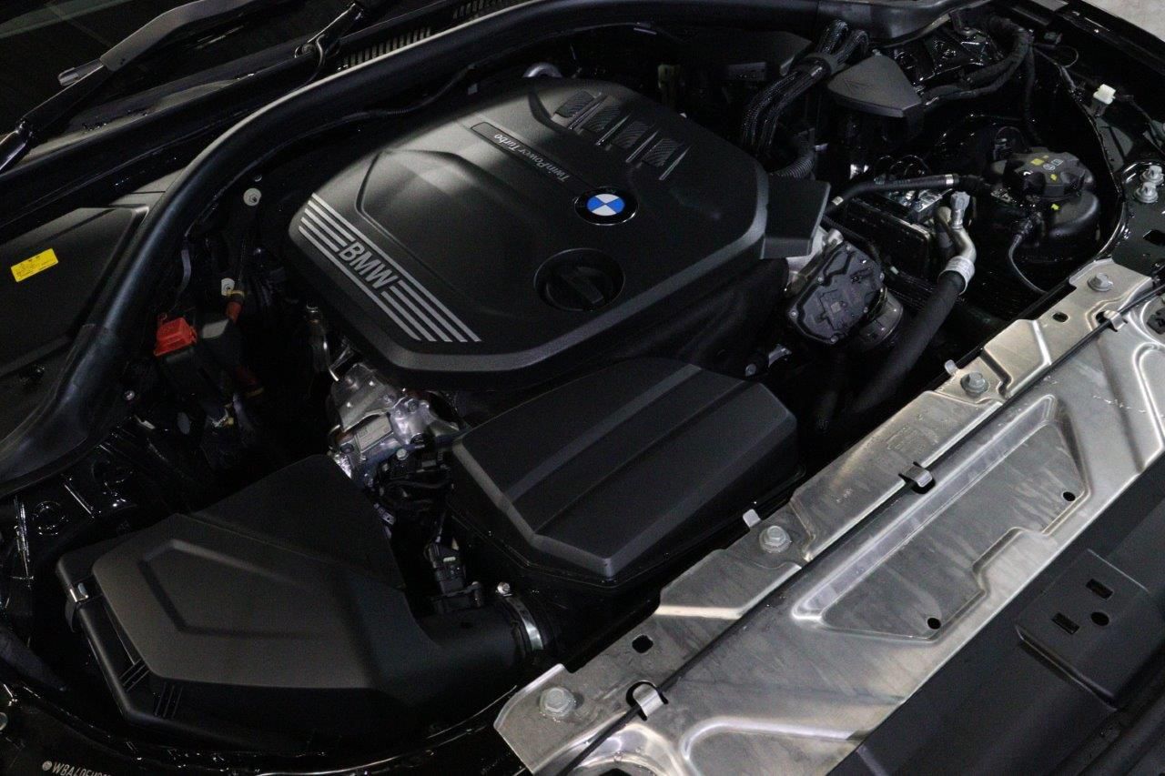 320d xDrive Berline RHD