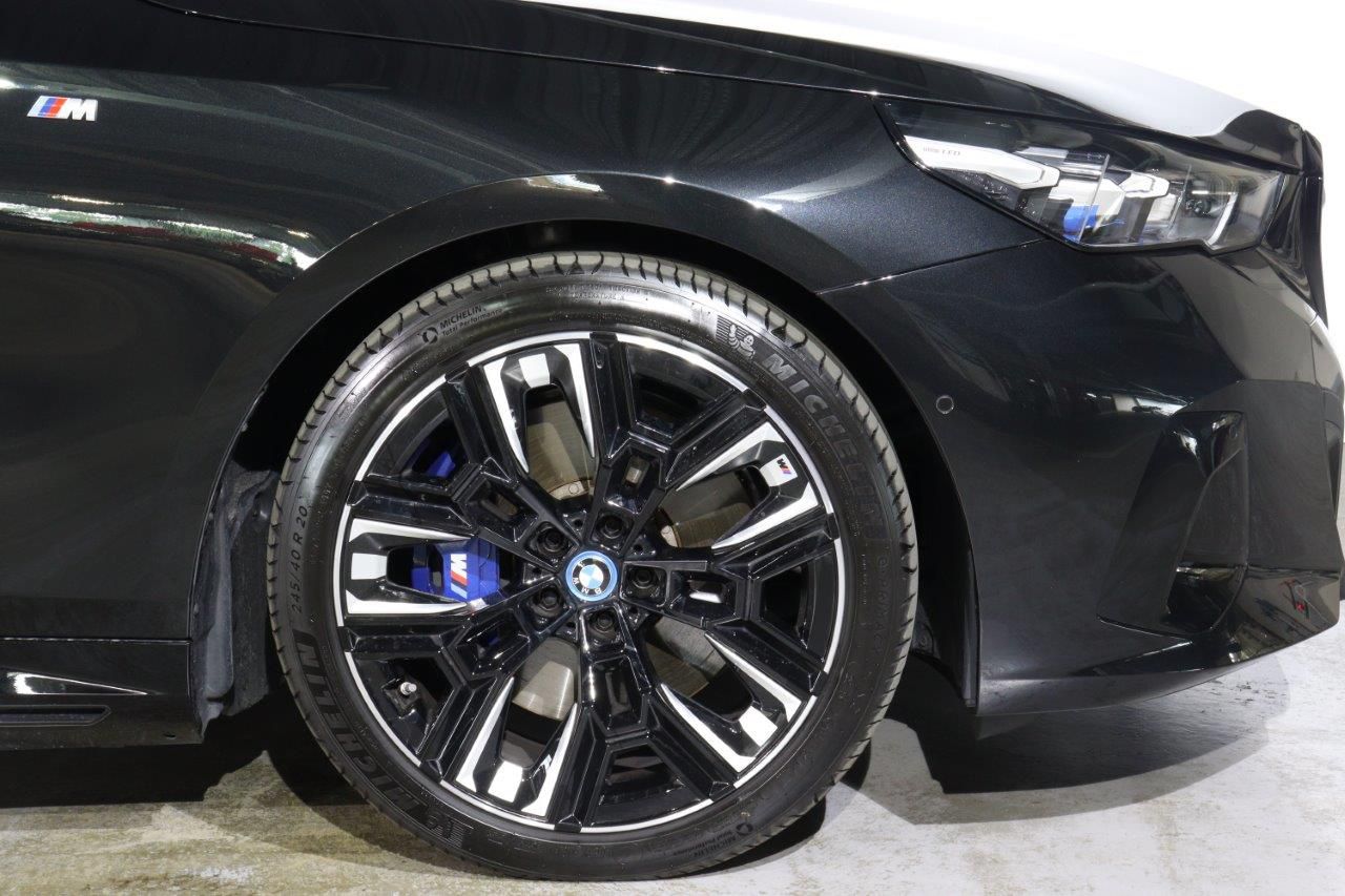BMW i5 M60 xDrive Sedan RHD