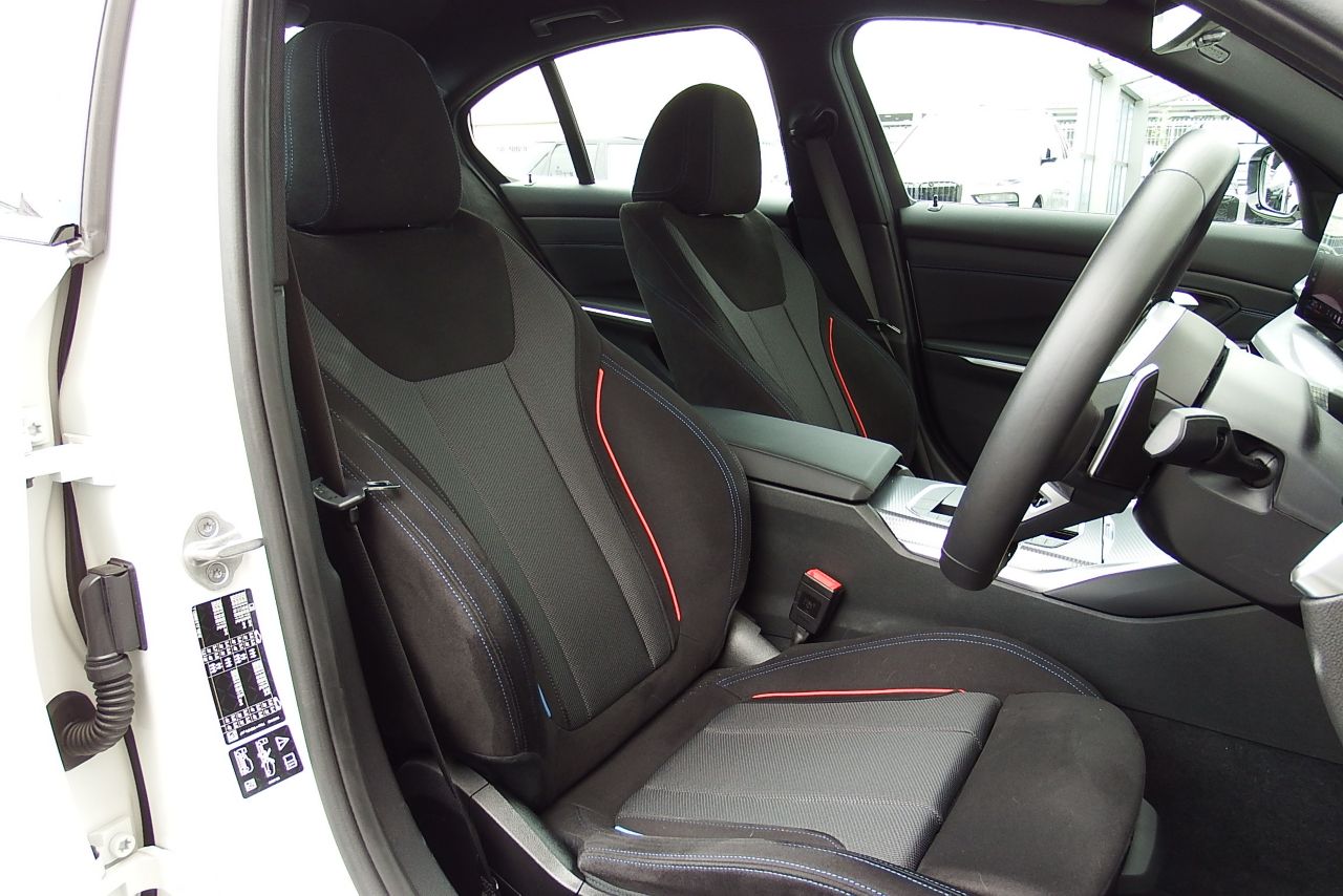320d xDrive Berline RHD