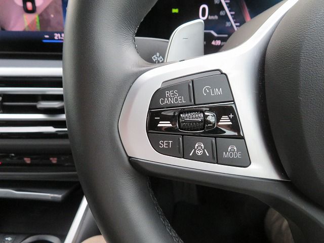 320d xDrive Berline RHD