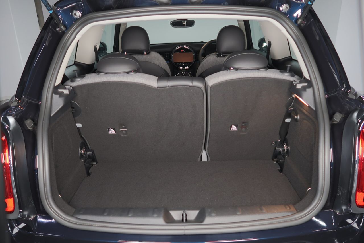 MINI Cooper F56 RHD