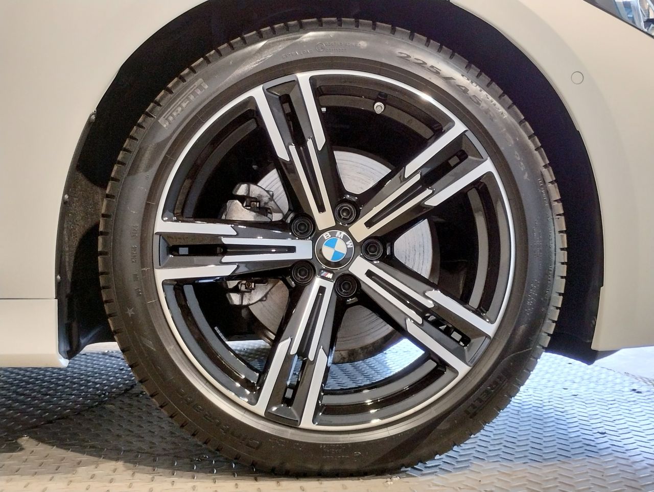 320d xDrive Berline RHD
