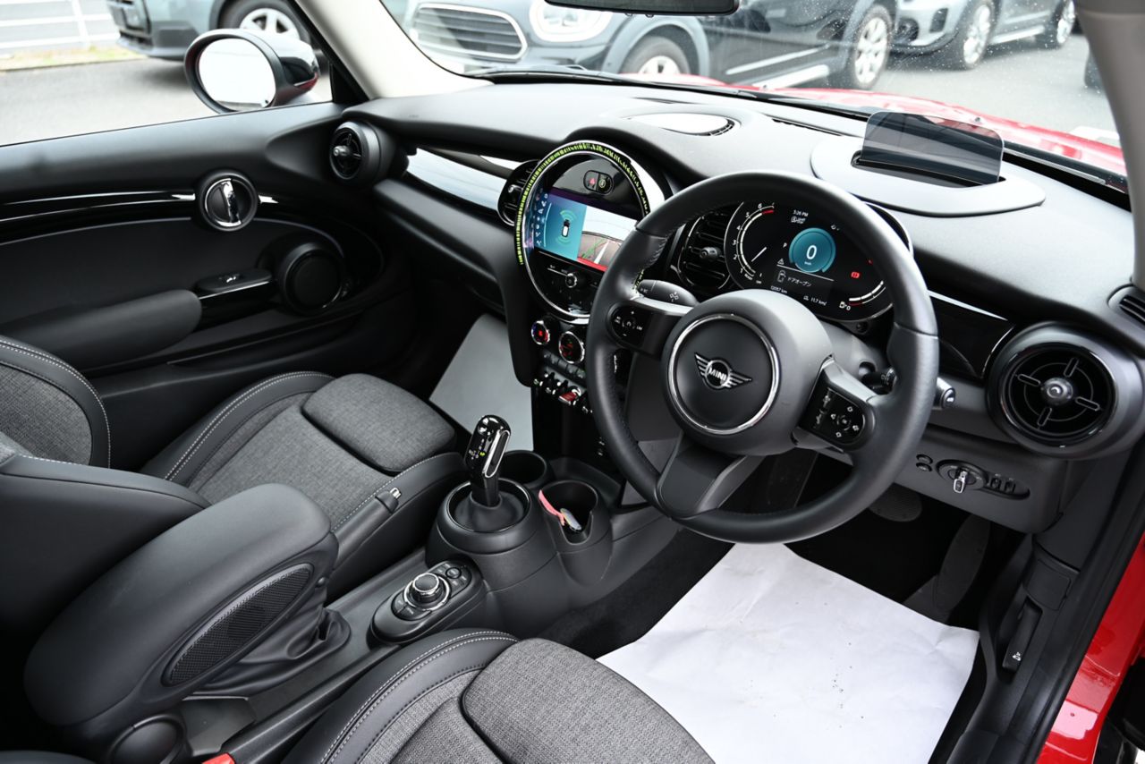 MINI Cooper F56 RHD