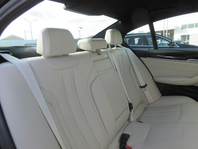 530e Sedan RHD