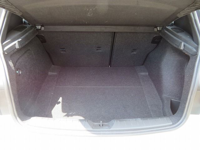 118D 5DOOR RHD