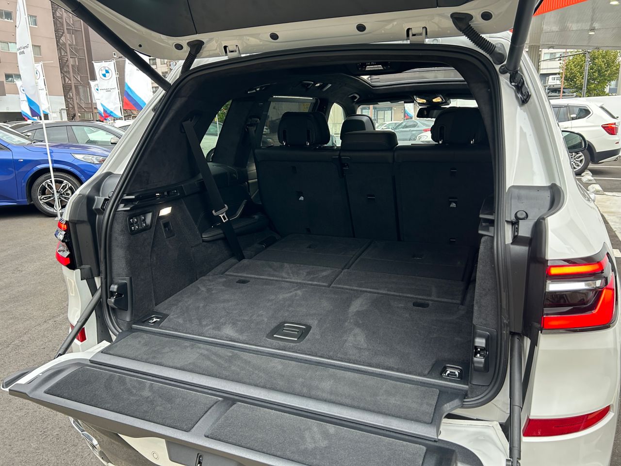 X7 xDrive40d RHD US