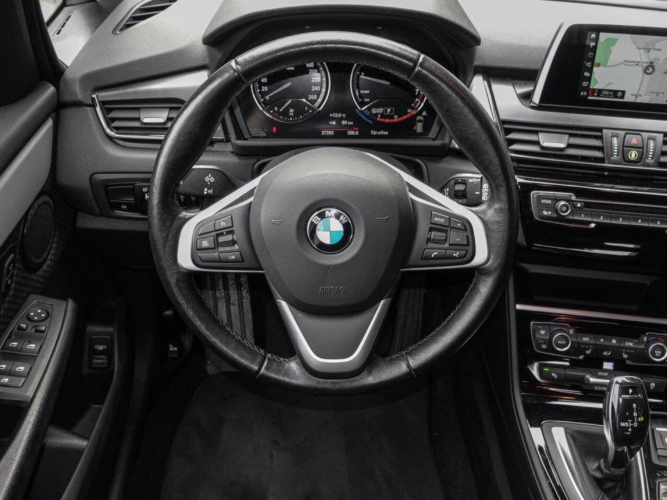 BMW 218