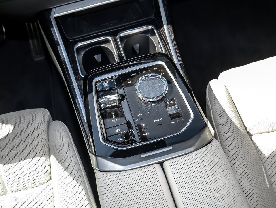 BMW 740