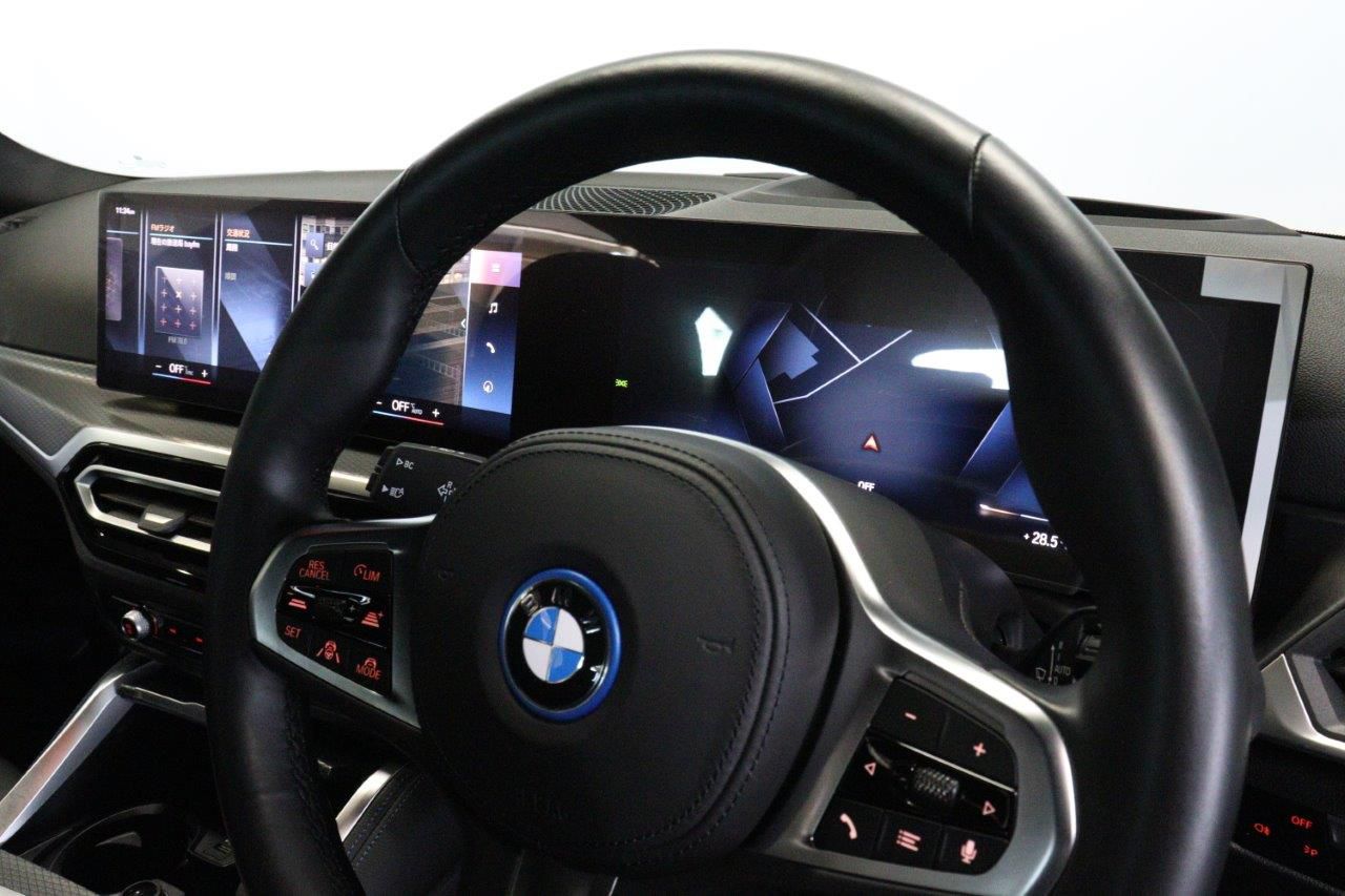 G26 i4 eDrive35 RHD