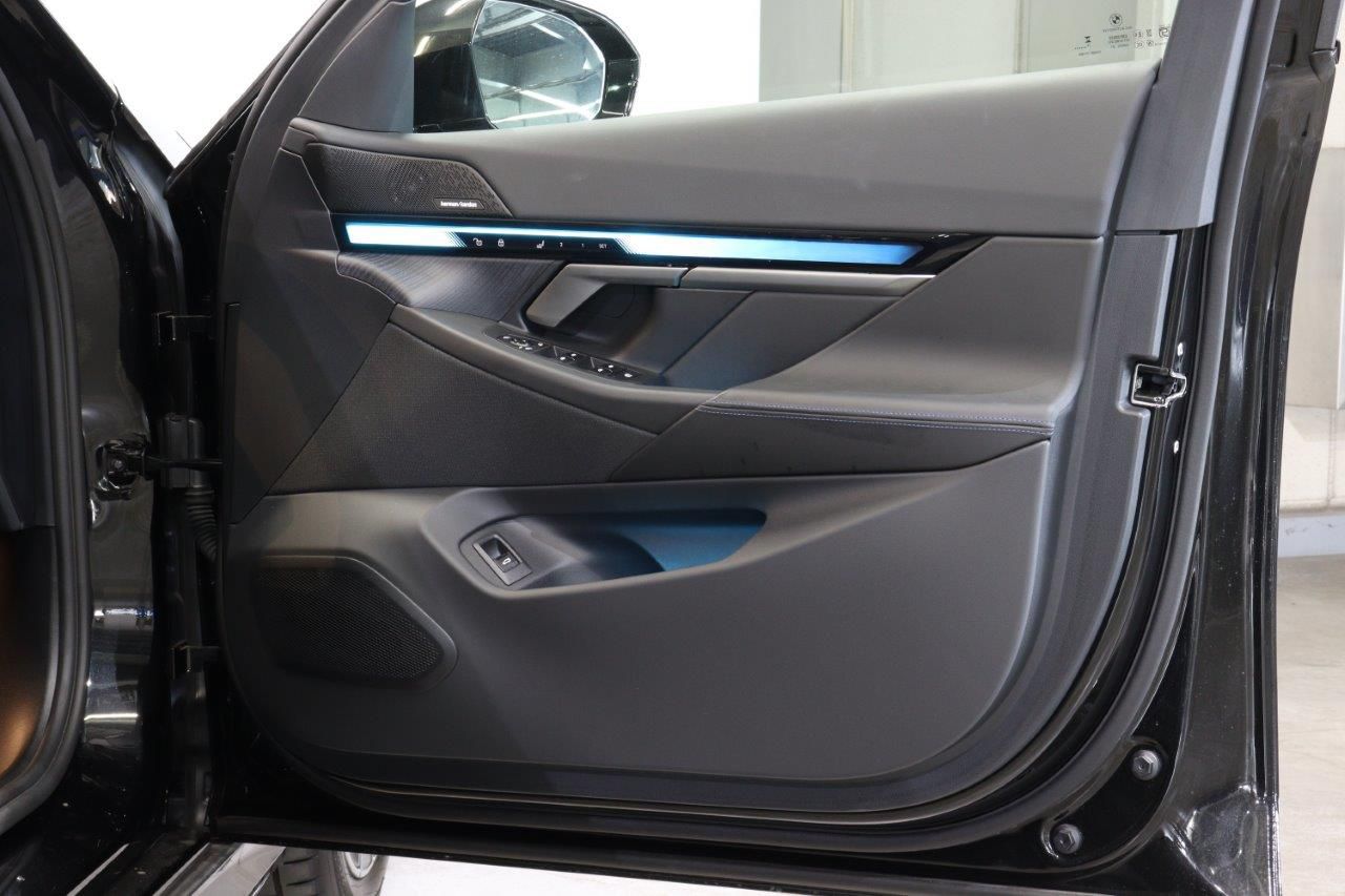 BMW i5 eDrive40 M Sport RHD
