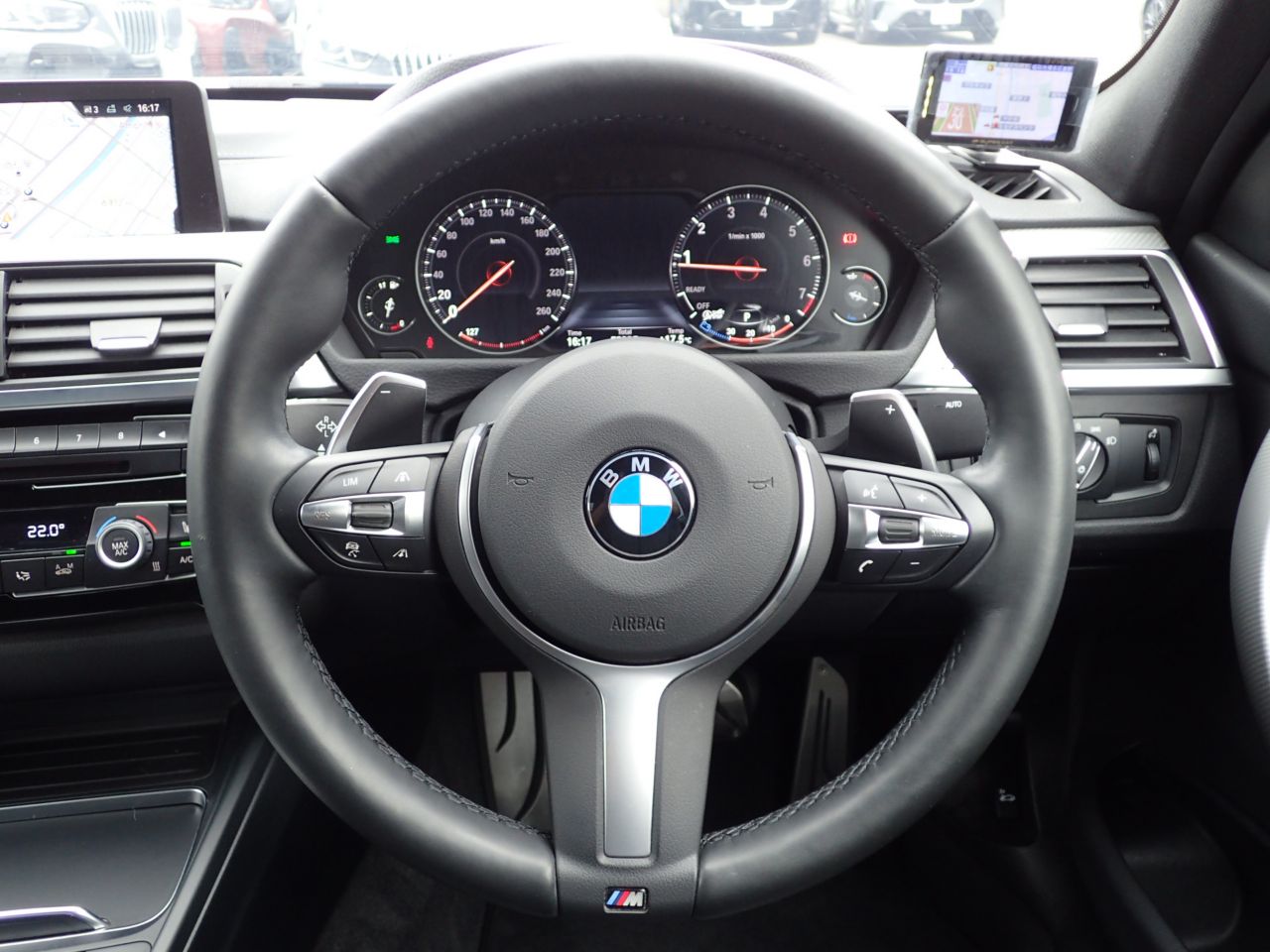 320I SEDAN RHD