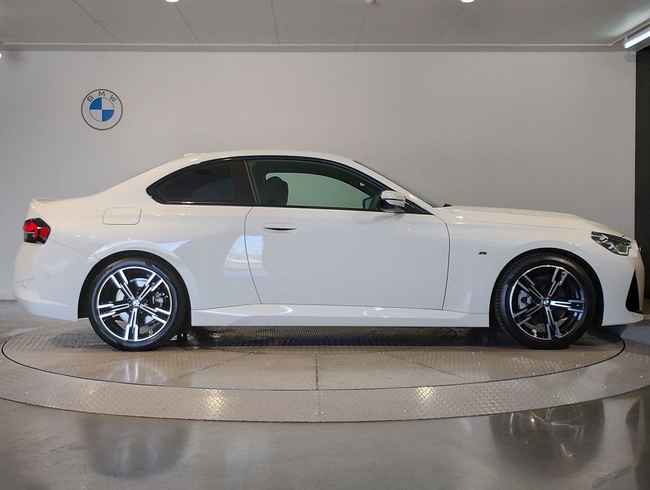 G42 220i Coupe