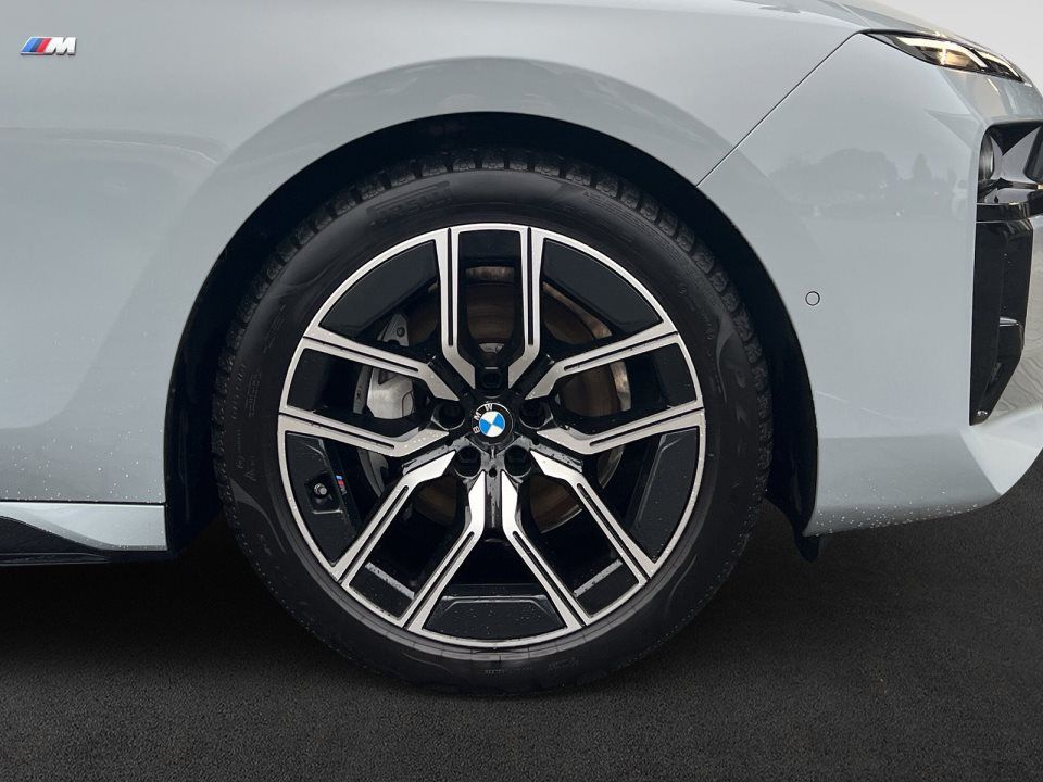 BMW 740