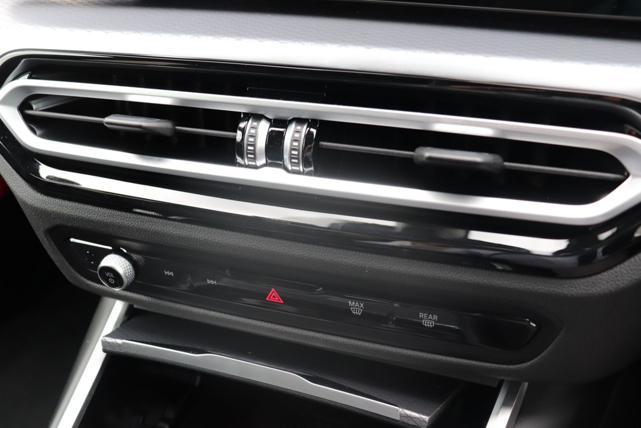 320d xDrive Berline RHD