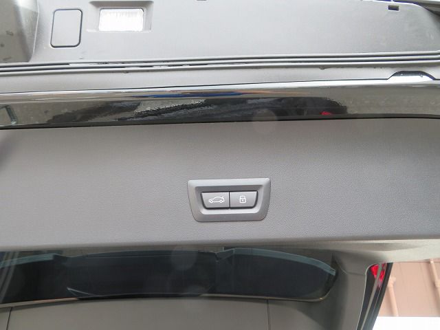 X3 M50 US