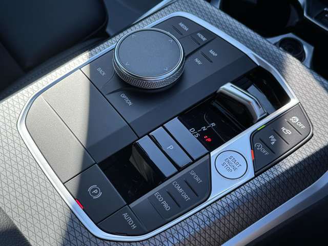 320d xDrive Berline RHD